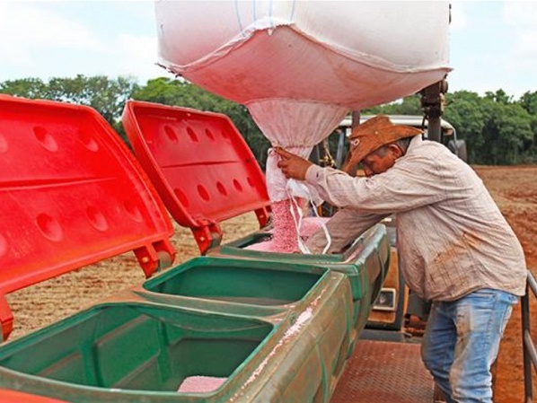 Thu giữ 33.000 tấn phân bón khoáng từ các doanh nghiệp Nga và Belarus